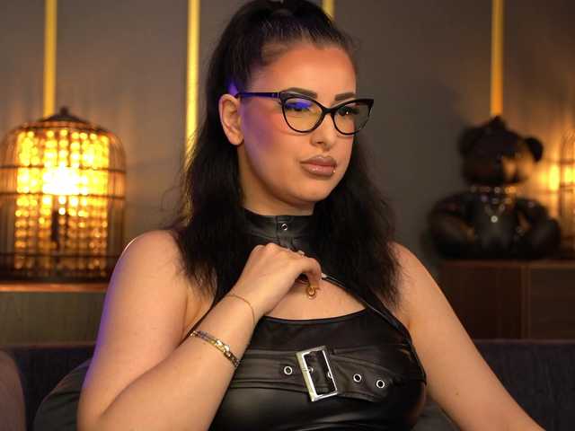 KellyKent from BongaCams