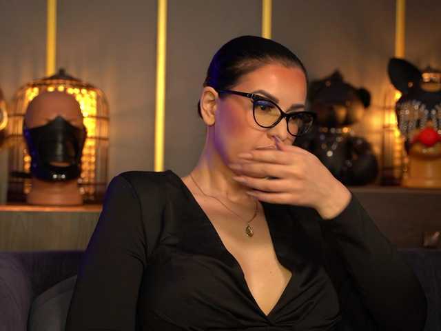 KellyKent's BongaCams show and profile