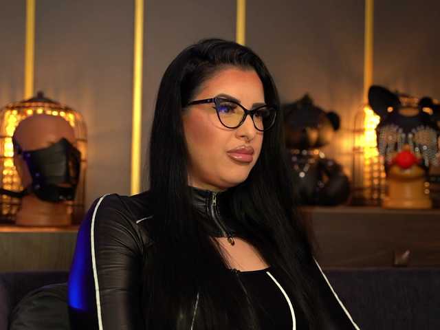 KellyKent's BongaCams show and profile