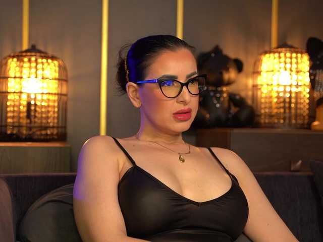 KellyKent's BongaCams show and profile