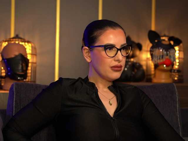 KellyKent's BongaCams show and profile