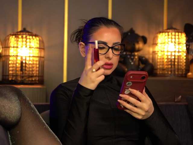 KellyKent's BongaCams show and profile