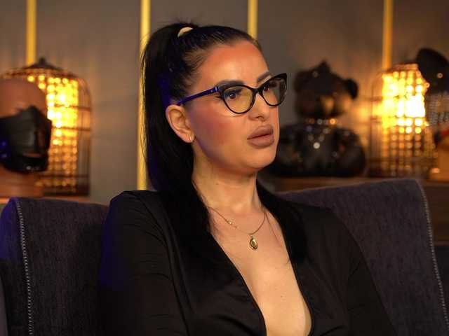 KellyKent's BongaCams show and profile