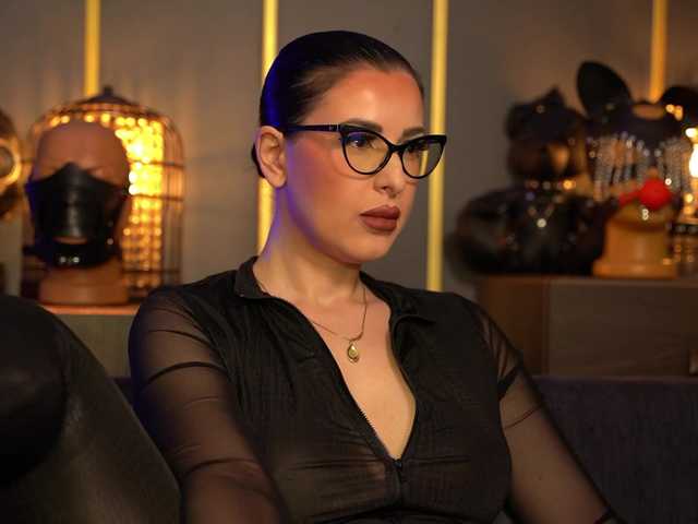 KellyKent's BongaCams show and profile