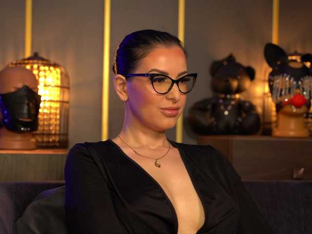 KellyKent's BongaCams show and profile