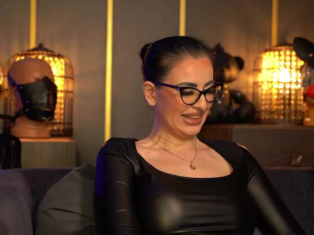 KellyKent's BongaCams show and profile