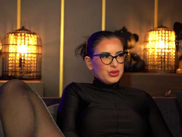 KellyKent's BongaCams show and profile