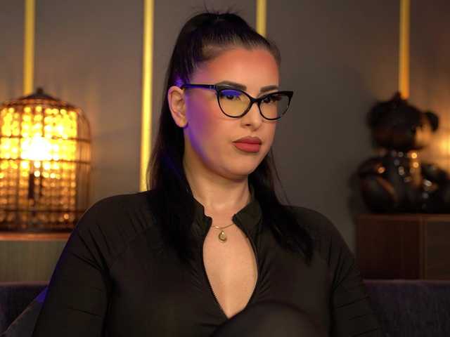 KellyKent's BongaCams show and profile