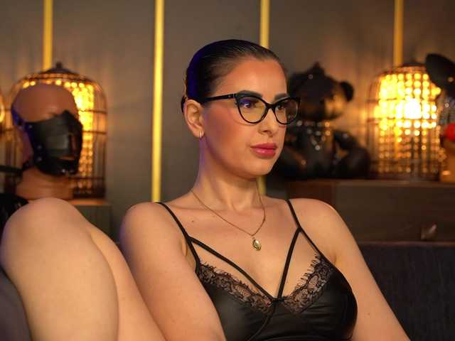 KellyKent's BongaCams show and profile