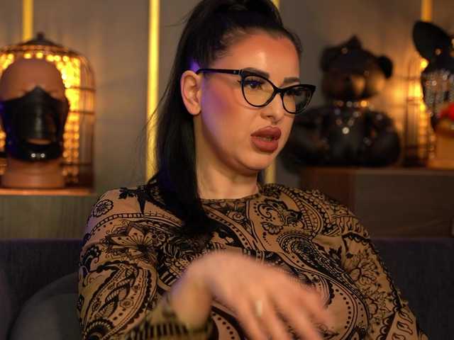 KellyKent's BongaCams show and profile