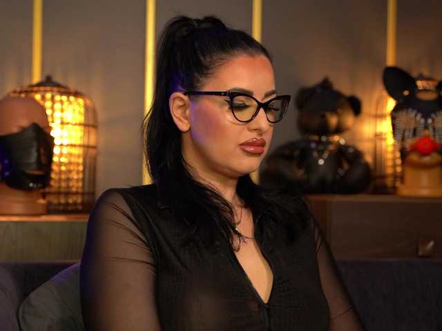 KellyKent's BongaCams show and profile