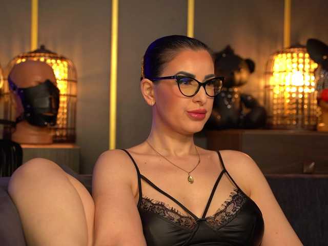 KellyKent's BongaCams show and profile