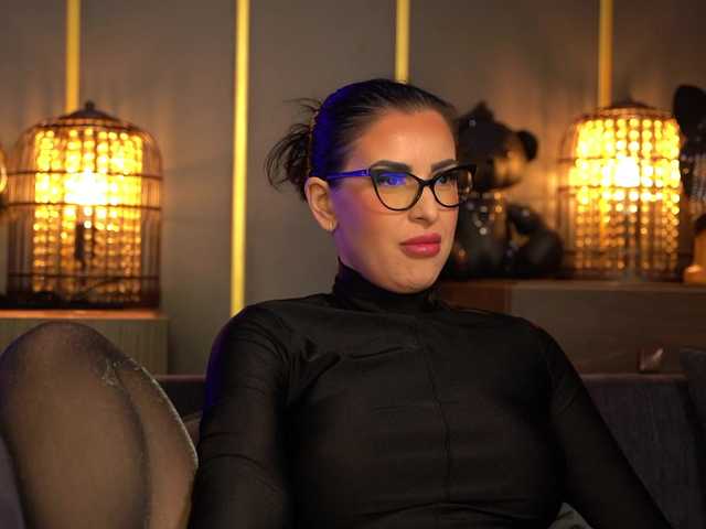 KellyKent's BongaCams show and profile