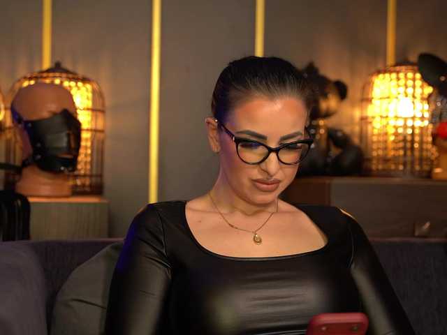 KellyKent's BongaCams show and profile