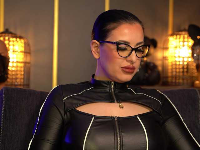 KellyKent's BongaCams show and profile