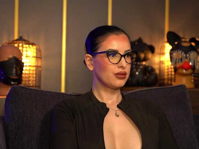 KellyKent's BongaCams show and profile