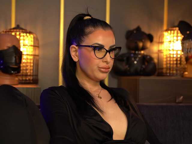 KellyKent's BongaCams show and profile