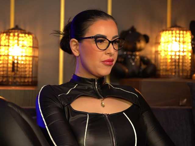 KellyKent's BongaCams show and profile