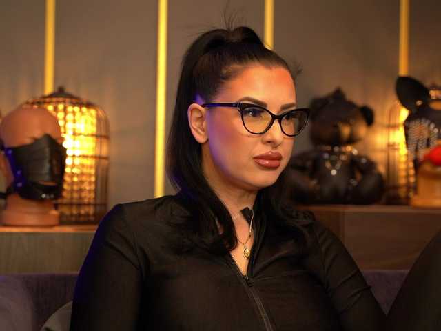 KellyKent's BongaCams show and profile