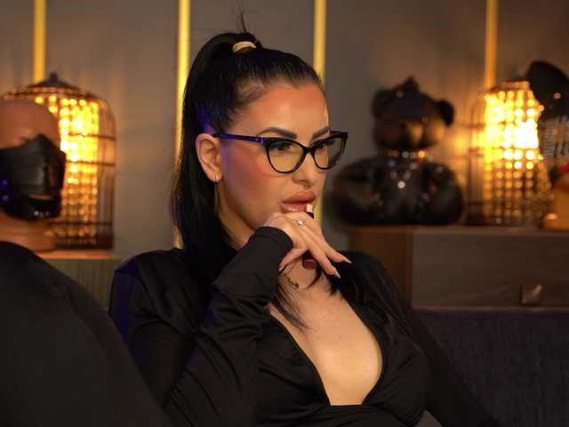 KellyKent's BongaCams show and profile