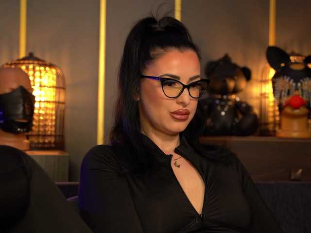 KellyKent's BongaCams show and profile