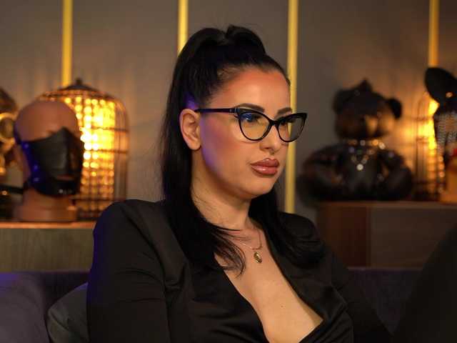 KellyKent's BongaCams show and profile