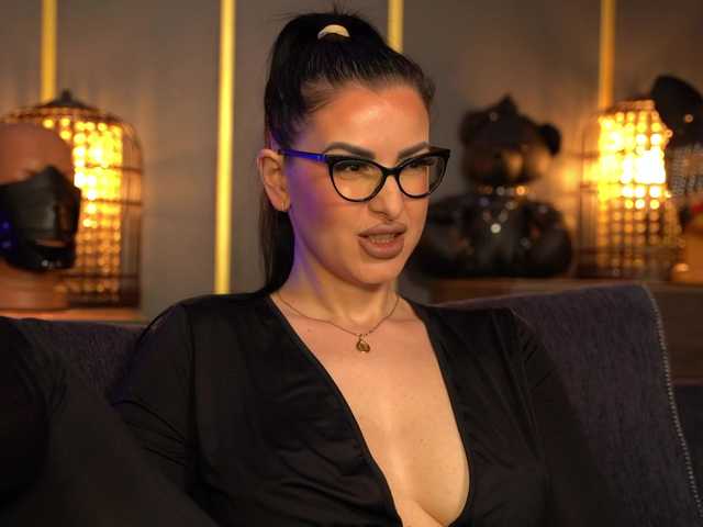 KellyKent's BongaCams show and profile