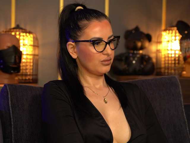 KellyKent's BongaCams show and profile