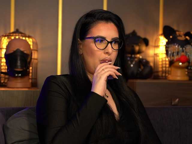 KellyKent's BongaCams show and profile