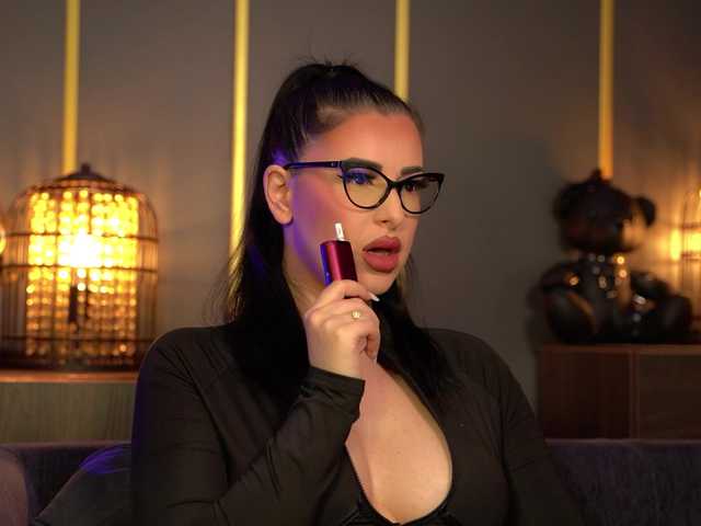 KellyKent's BongaCams show and profile