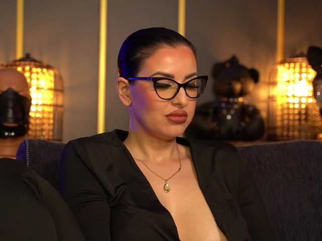 KellyKent's BongaCams show and profile