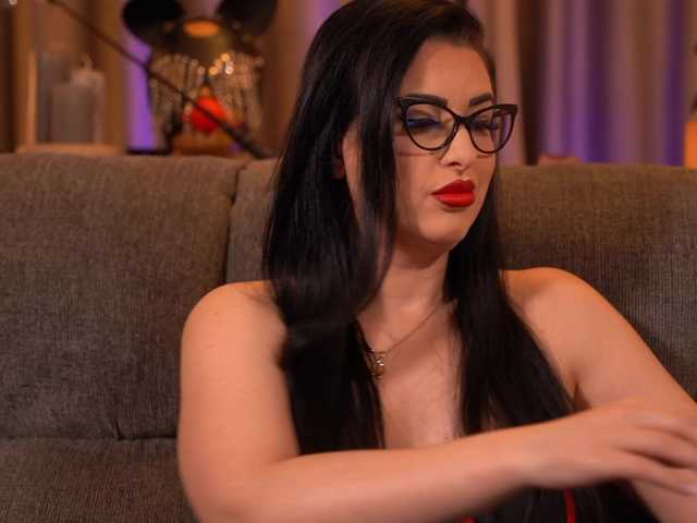 KellyKent's BongaCams show and profile