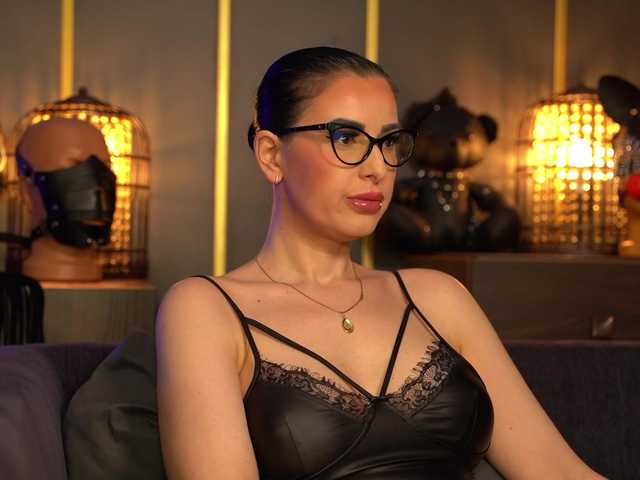 KellyKent's BongaCams show and profile