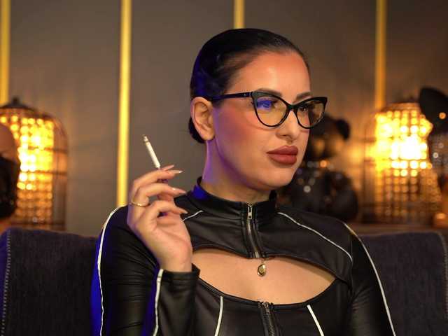 KellyKent's BongaCams show and profile