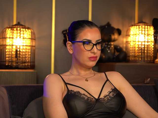 KellyKent's BongaCams show and profile