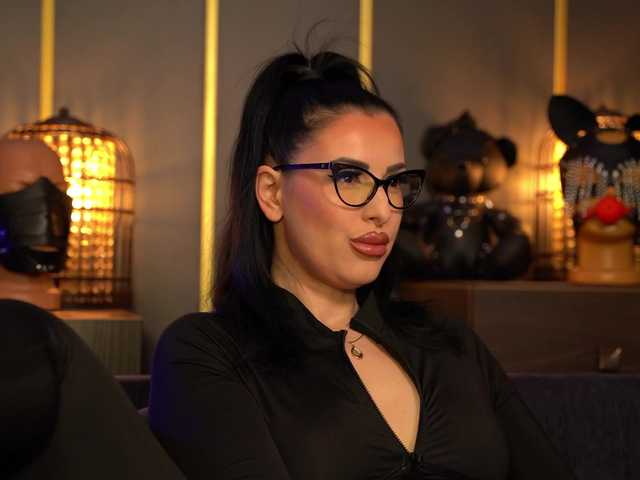 KellyKent's BongaCams show and profile