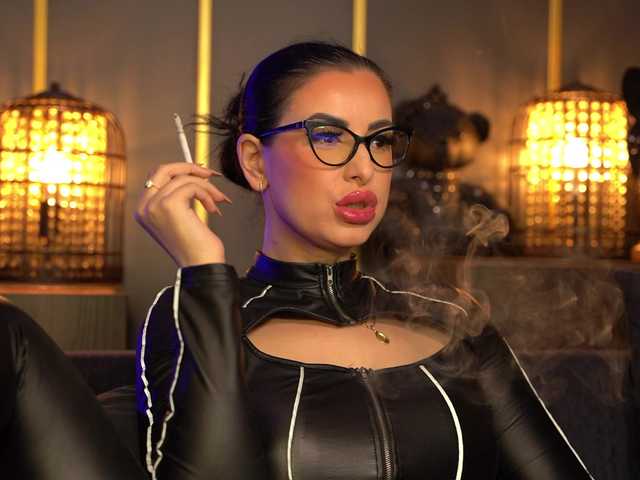 KellyKent's BongaCams show and profile