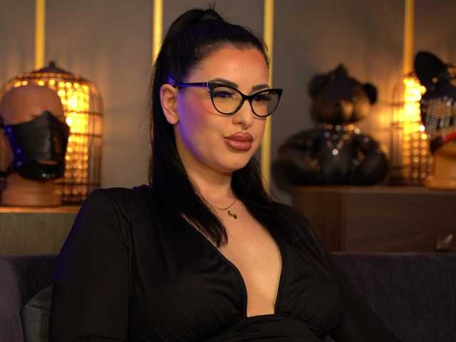 KellyKent's BongaCams show and profile