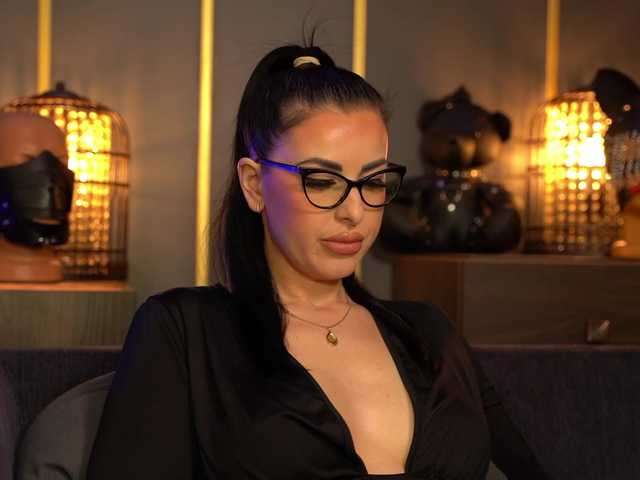 KellyKent's BongaCams show and profile