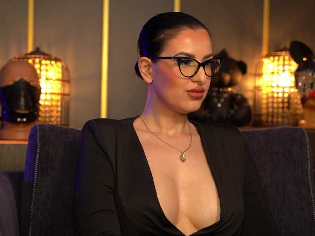 KellyKent's BongaCams show and profile