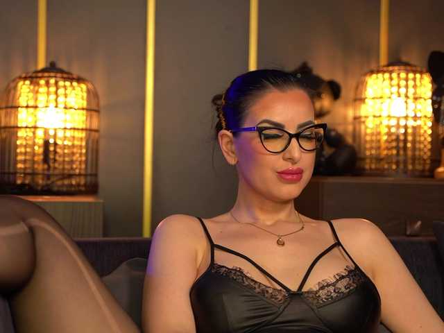 KellyKent's BongaCams show and profile