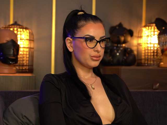 KellyKent's BongaCams show and profile