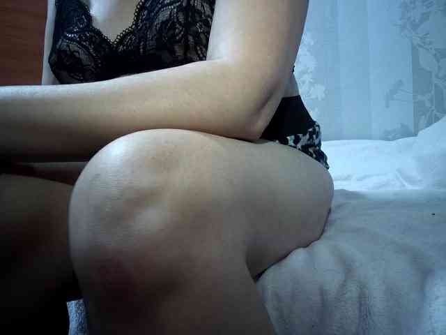 SilverAliana webcam