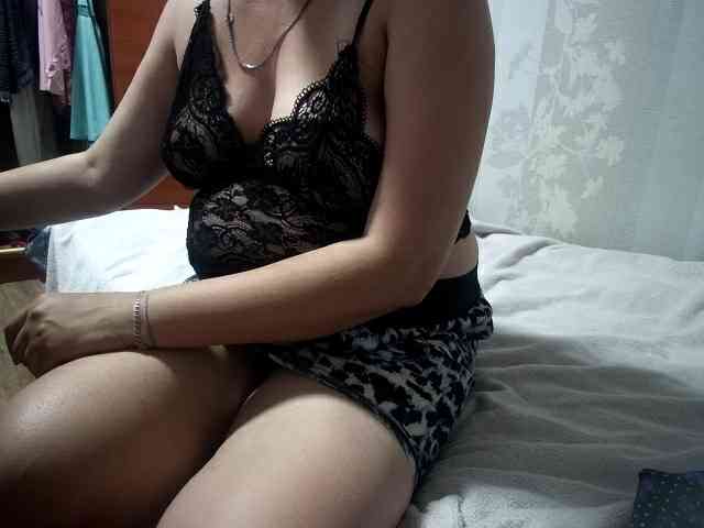 SilverAliana webcam