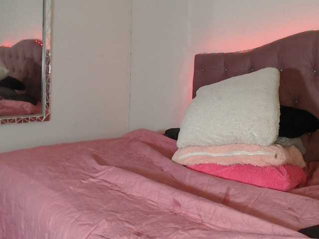 LINDA599's BongaCams show and profile