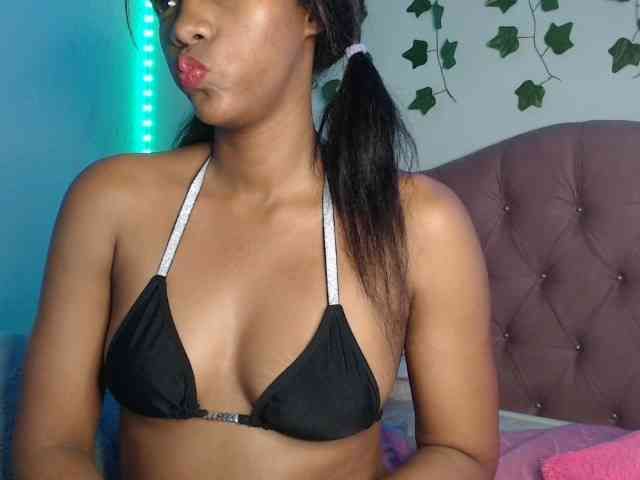 LINDA599 webcam
