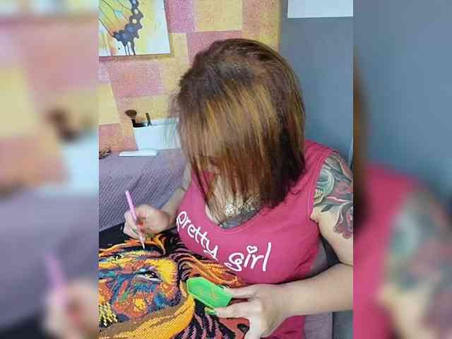 Pishechka2 Live Webcam on BongaCams