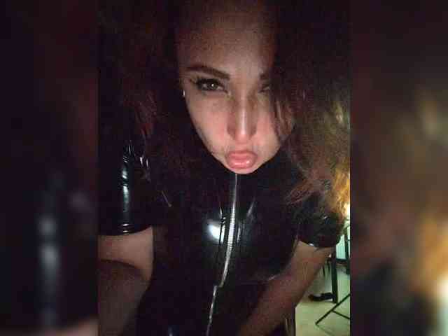 Pishechka2 Live Webcam on BongaCams