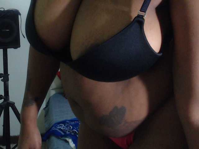 Nathaly's BongaCams show and profile