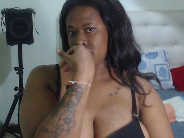 Nathaly webcam bongacams model stream image